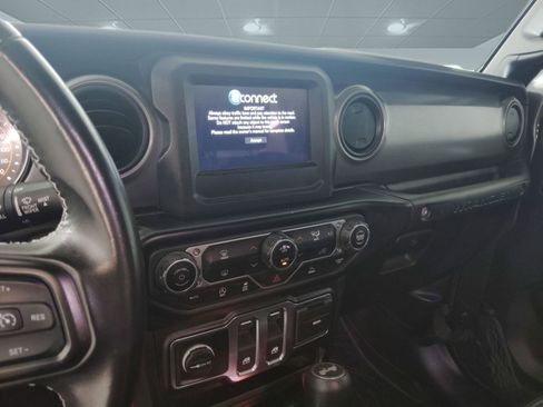 Used 2021 Jeep Wrangler Freedom Edition image 21