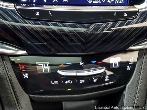 Certified 2024 Cadillac XT6 Premium Luxury FWD image 18