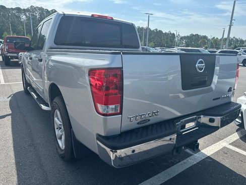 Used 2010 Nissan Titan SE w/ SE Value Truck Pkg RWD image 3