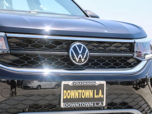 Used 2022 Volkswagen Taos S image 5