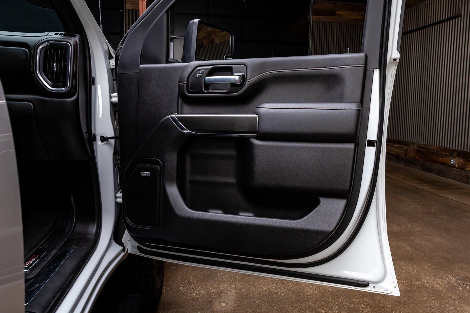 Used 2021 GMC Sierra 2500 AT4 w/ AT4 Premium Plus Package AWD/4WD image 46