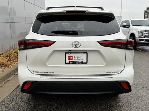 Certified 2020 Toyota Highlander XLE image 44