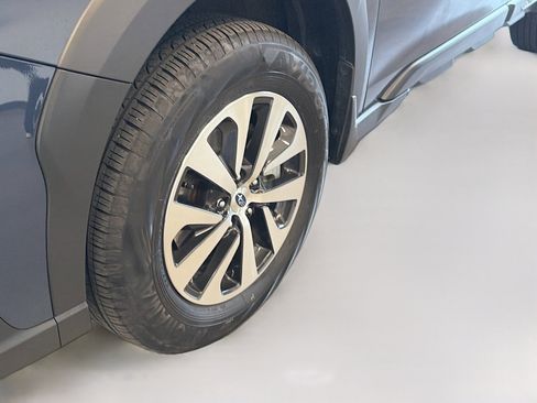 Used 2025 Subaru Outback Premium w/ Popular Package #1 AWD/4WD image 11