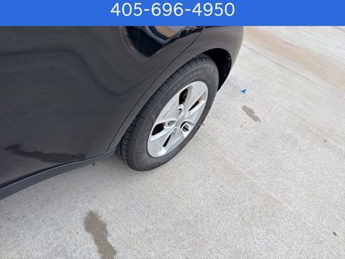 Used 2016 Kia Soul Base image 10