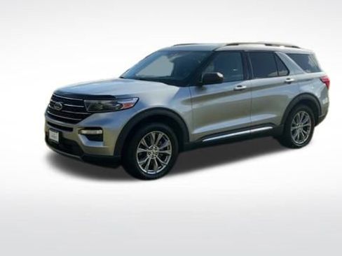 Used 2021 Ford Explorer XLT w/ Equipment Group 202A image 31
