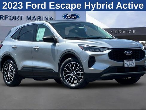 Certified 2023 Ford Escape Active w/ Tech Pack #1 AWD/4WD image 2