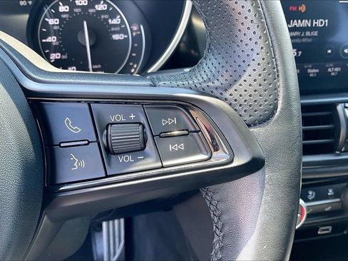 Used 2022 Alfa Romeo Giulia Ti w/ Active Assist Plus Package RWD image 14