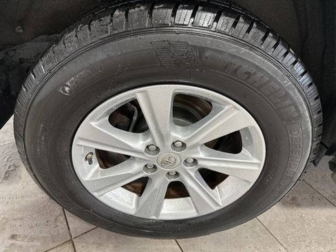 Used 2013 Toyota Highlander SE image 12