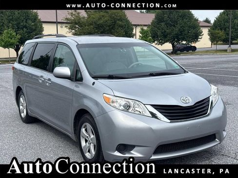 Used 2013 Toyota Sienna LE FWD image 1