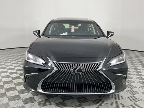 Used 2019 Lexus ES 300h w/ Luxury Package image 2