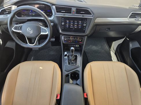 Used 2023 Volkswagen Tiguan SE w/ Panoramic Sunroof Package FWD image 23