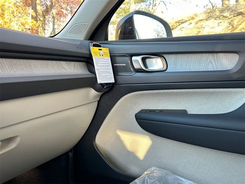 New 2026 Volvo XC40 B5 Ultra w/ Climate Package image 22