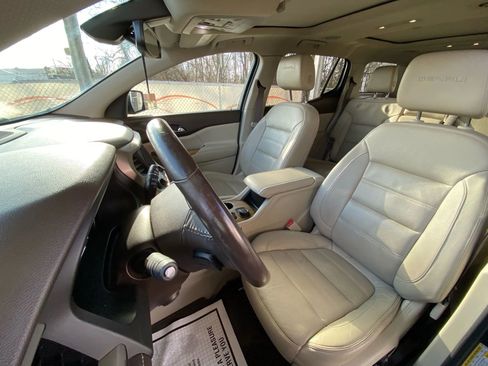 Used 2017 GMC Acadia Denali w/ Technology Package image 16