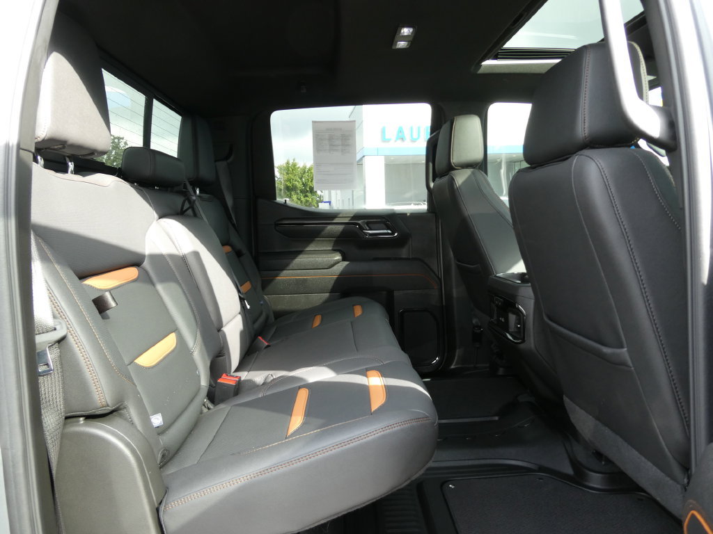Used 2025 GMC Sierra 1500 AT4 w/ AT4 Premium Package AWD/4WD image 15