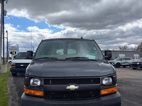 Used 2016 Chevrolet Express 3500 Extended RWD image 5