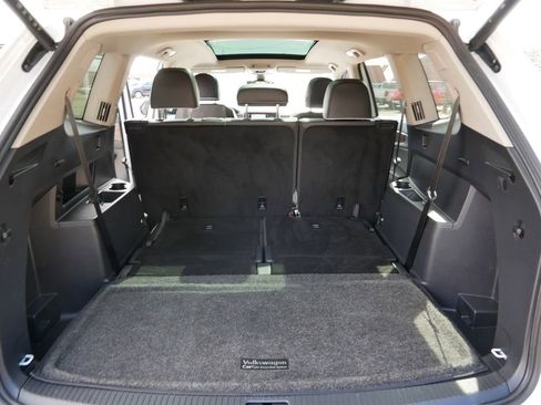 Used 2024 Volkswagen Atlas SEL Premium R-Line image 10