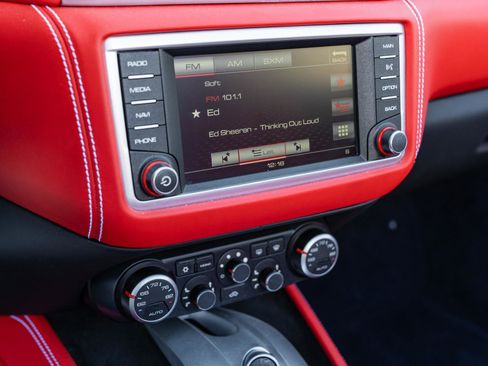 Used 2016 Ferrari California T image 32