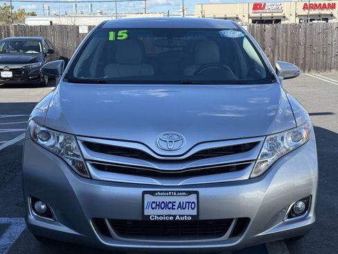 Used 2015 Toyota Venza LE image 2