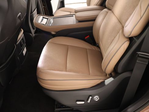 New 2026 Lincoln Navigator Black Label AWD/4WD image 12