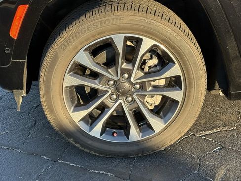 Used 2023 Jeep Grand Cherokee Overland w/ Advanced Protech Group III image 12