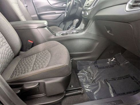 Used 2021 Chevrolet Equinox LT image 29