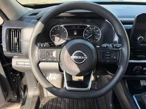 Used 2022 Nissan Pathfinder S AWD/4WD image 25