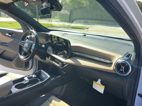 New 2026 Chevrolet Equinox ACTIV w/ Convenience Package III image 29