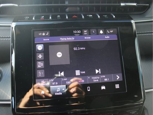 New 2025 Jeep Grand Cherokee Laredo X w/ Luxury Tech Group I image 17