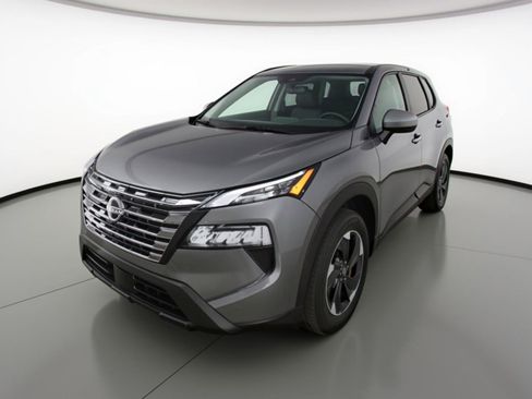 Used 2025 Nissan Rogue SV image 3