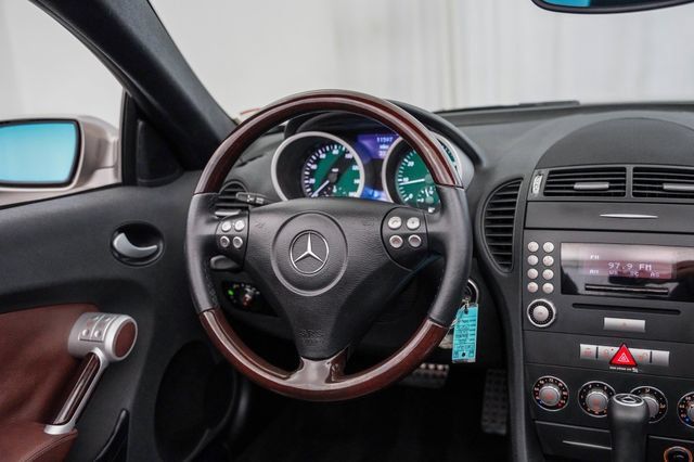 Used 2006 Mercedes-Benz SLK 350 image 4