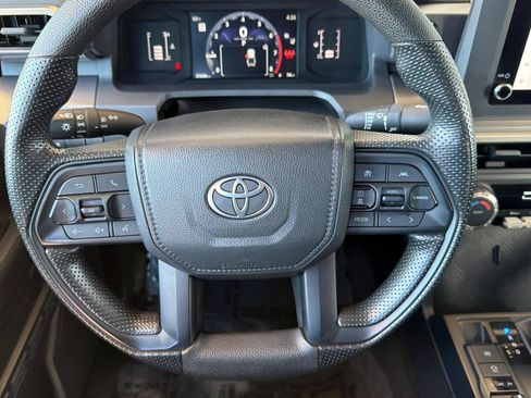 Certified 2024 Toyota Tacoma SR5 AWD/4WD image 18