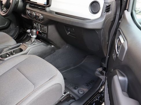 New 2025 Jeep Gladiator Sport image 46