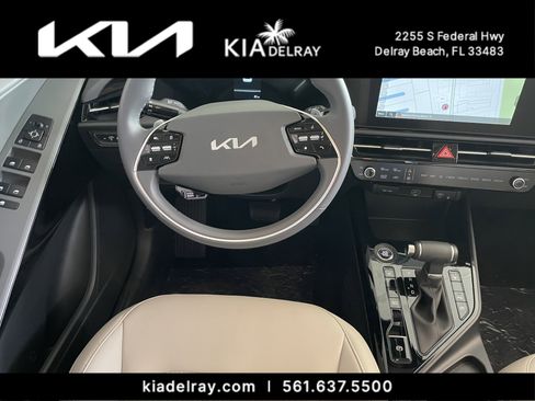 New 2025 Kia Niro EX image 12
