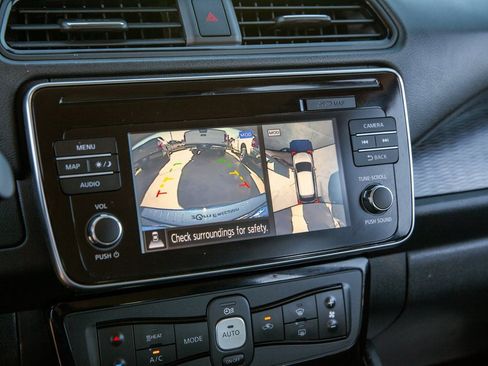 Used 2019 Nissan Leaf SL w/ SL Technology Package image 16