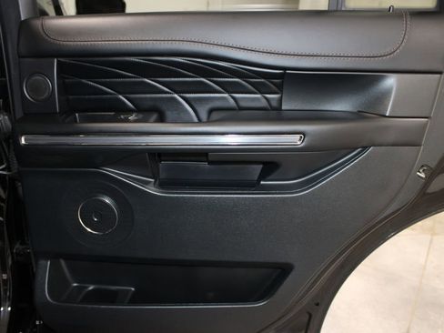 Used 2020 Ford Expedition Platinum RWD image 34