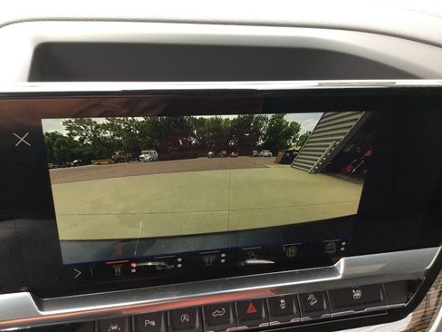 New 2026 GMC Sierra 1500 Elevation w/ Elevation Premium Package AWD/4WD image 19