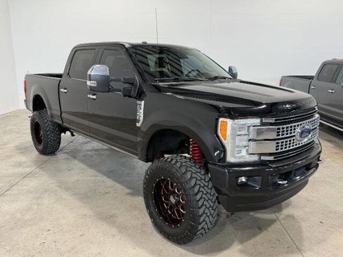 Used 2017 Ford F350 Platinum w/ Platinum Ultimate Package image 6