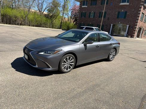 Used 2019 Lexus ES 350 w/ Premium Package FWD image 3