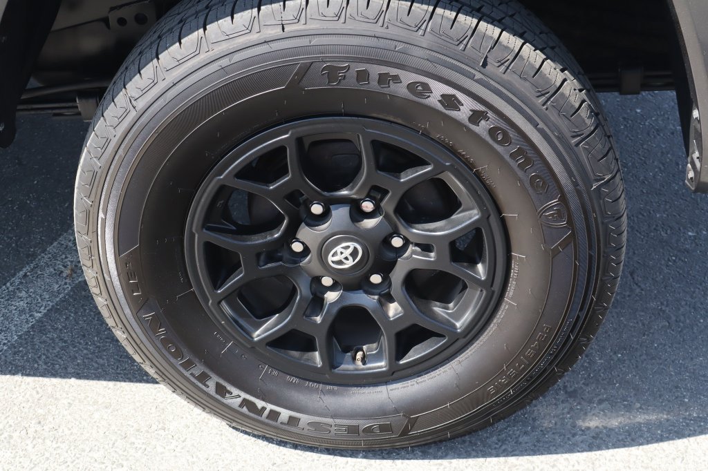 Used 2021 Toyota Tacoma SR5 RWD image 16