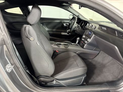 Used 2022 Ford Mustang Coupe image 14