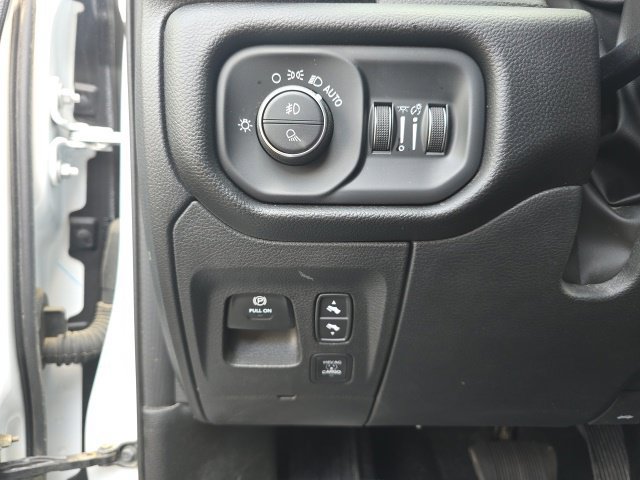 Used 2025 RAM 1500 Laramie AWD/4WD image 11