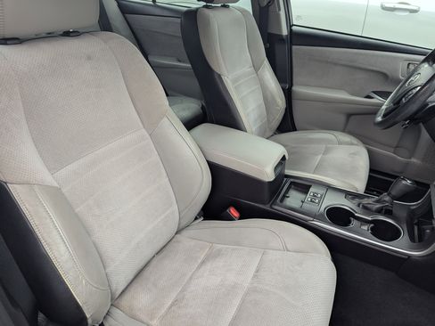 Used 2017 Toyota Camry XSE image 8