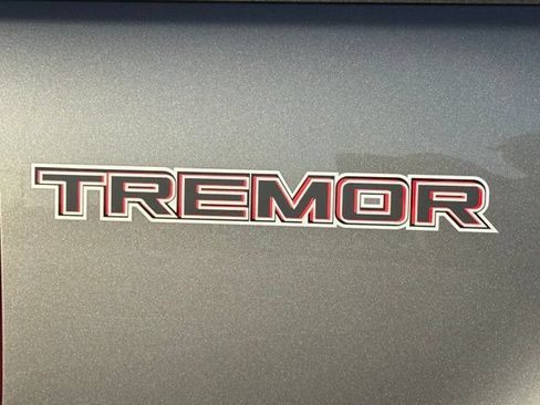 Certified 2022 Ford Ranger Lariat w/ Tremor Off-Road Package AWD/4WD image 4