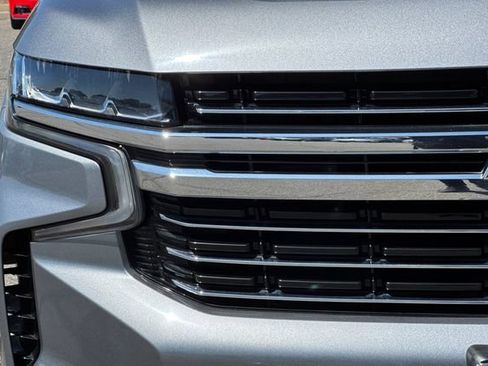 Used 2022 Chevrolet Suburban LT AWD/4WD image 47