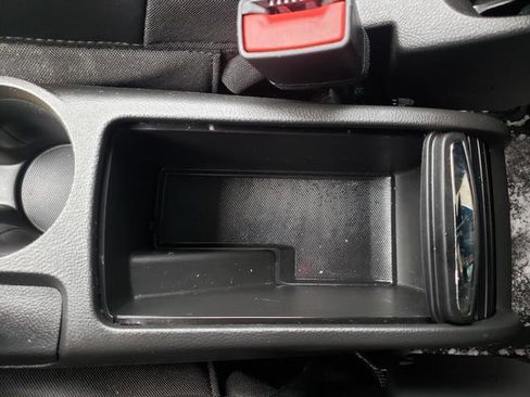 Used 2022 Buick Encore Preferred w/ Safety Package image 32