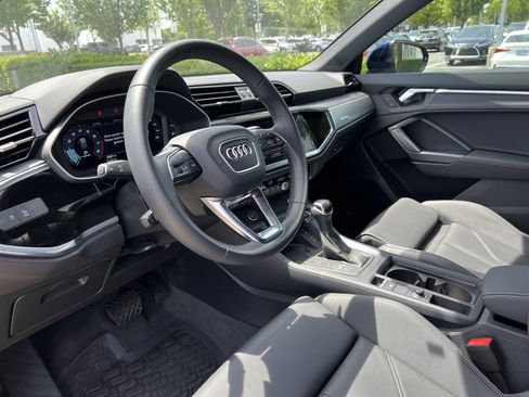 Certified 2025 Audi Q3 2.0T Premium w/ Convenience Package AWD/4WD image 17