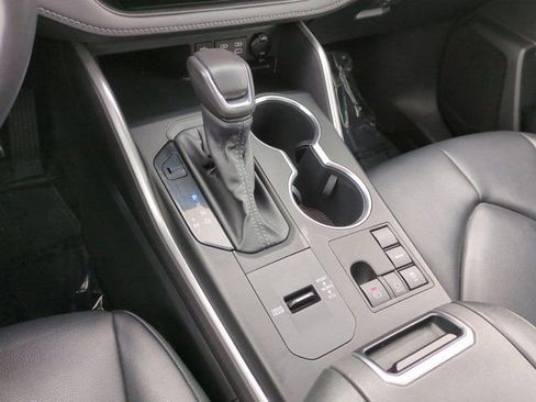 Certified 2024 Toyota Highlander XLE image 15