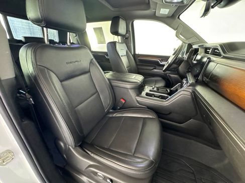 Used 2024 GMC Sierra 3500 Denali w/ Denali Reserve Package AWD/4WD image 46