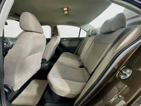 Used 2011 Volkswagen Jetta Sedan FWD image 25
