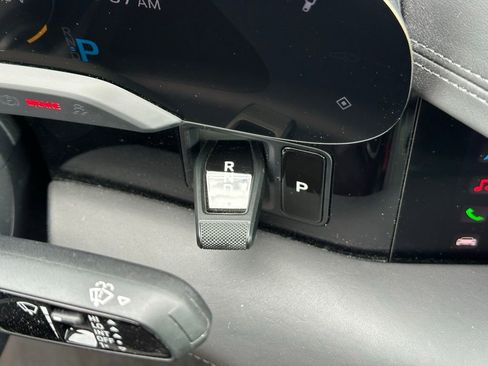 Used 2024 Porsche Taycan image 31